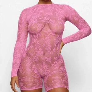 NWT SKIMS KNIT LACE ONESIE IN AZALEA